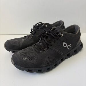 ON Running Cloud Black Lace Up Sneakers Women's 11
